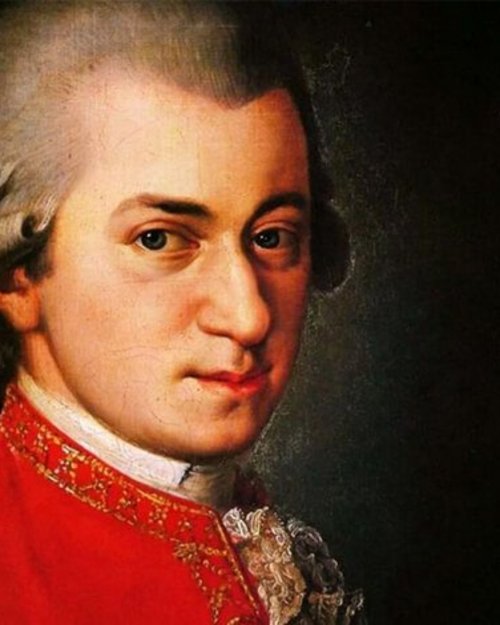Porträt von Wolfgang Amadeus Mozart in rotem Kleid aus der Klassik